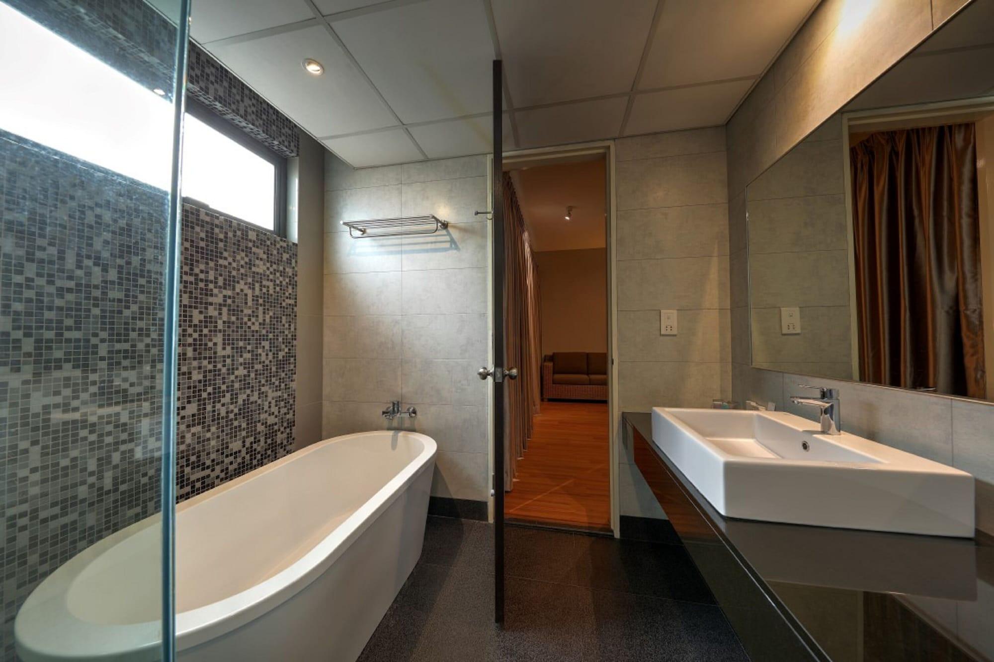 Acappella Suite Hotel, Shah Alam Buitenkant foto