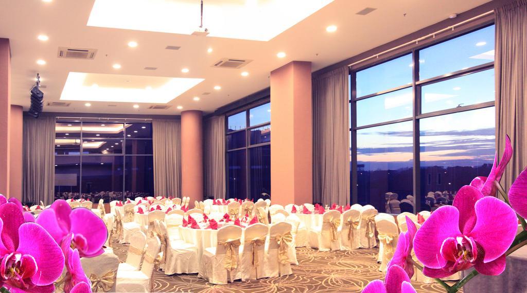 Acappella Suite Hotel, Shah Alam Buitenkant foto