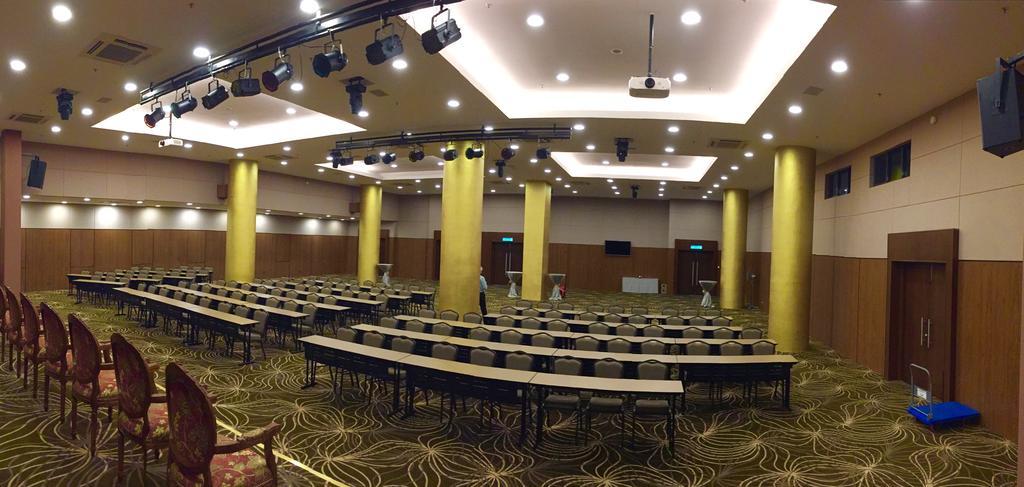 Acappella Suite Hotel, Shah Alam Buitenkant foto